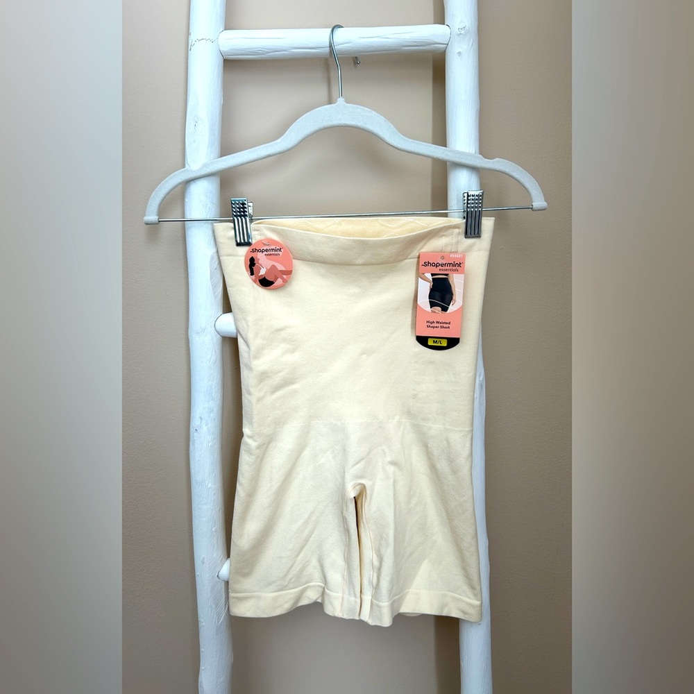 Medium/Large body shaping shorts